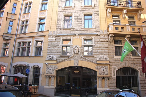 101-Дом Неибургса